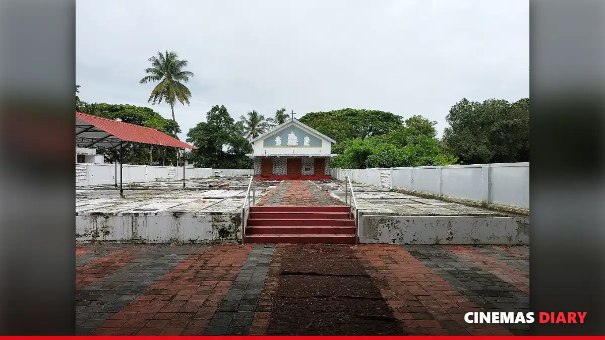 Portuguese-era architecture in Fort Kochi, evoking the world of the Barroz trailer