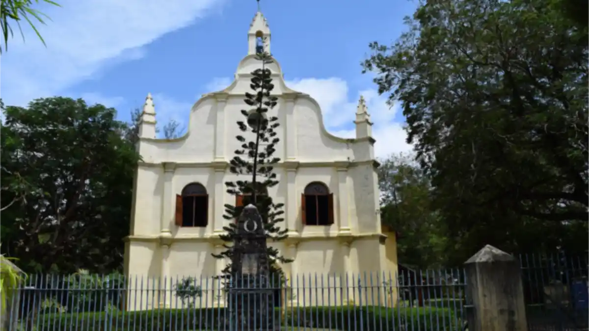 Bethlehem Kudumba Unit OTT Kerala church setting