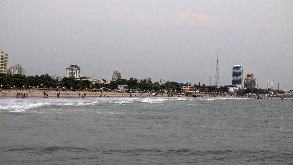 Ustad Hotel review Kozhikode beach setting